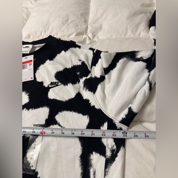 Nike Men's Sportswear Essentials Patterned Crewneck - NWT - Size L - Picture 10 of 10